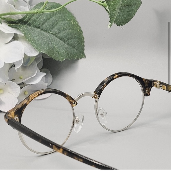 The "Teashade" Reader - Picture 2 of 3